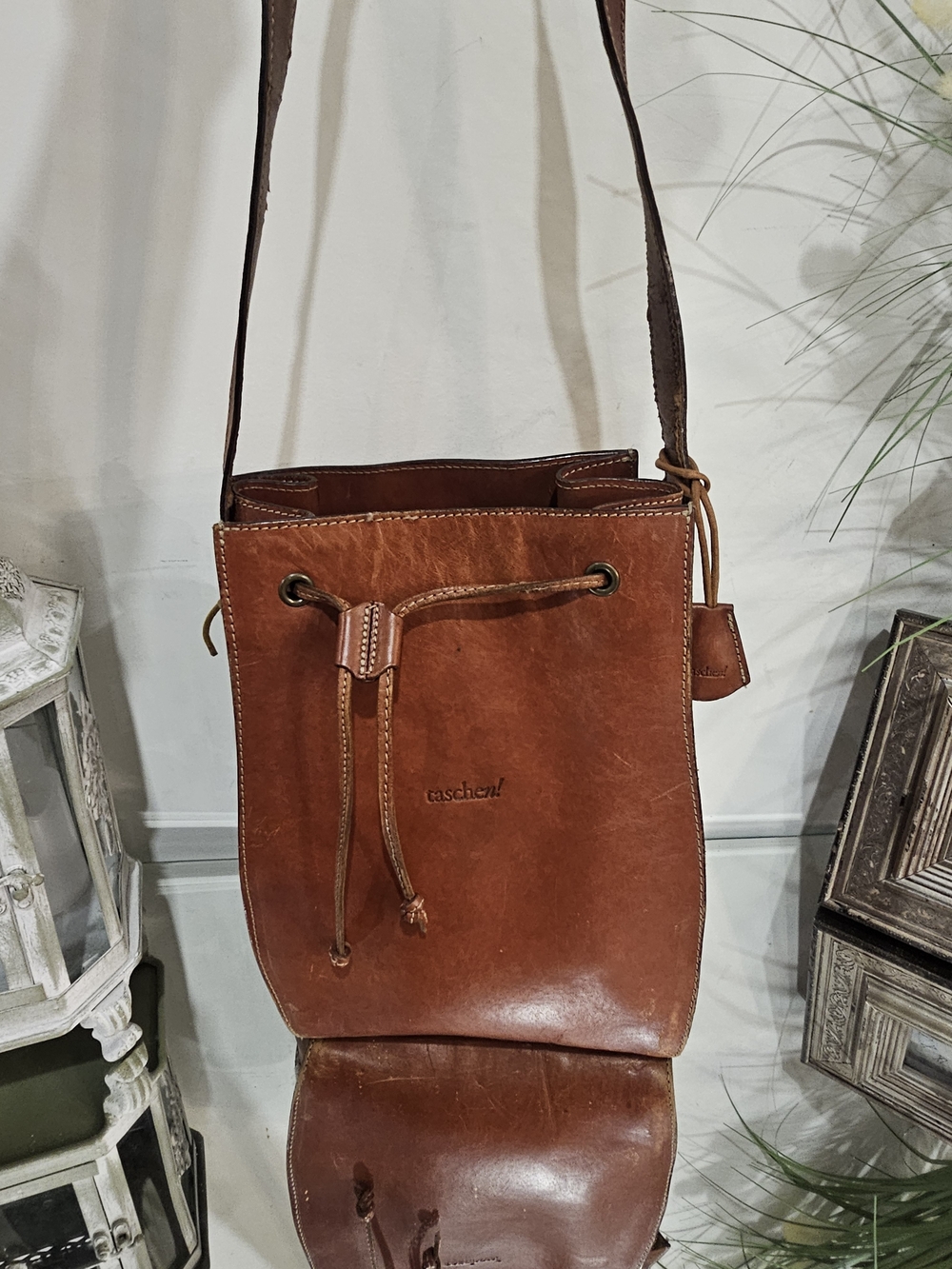 Tashen  German Vintage Men's Brown Leather Bucket Bag .